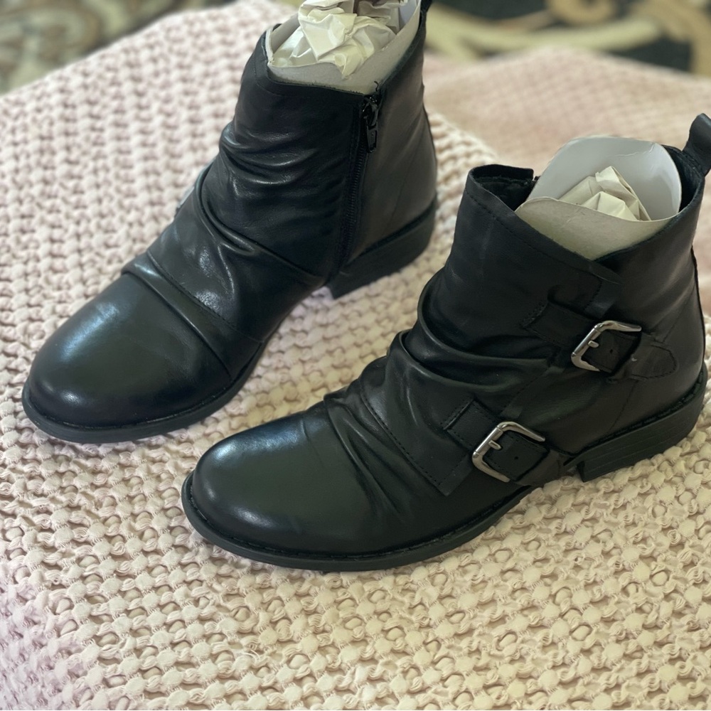Miz Mooz Men's Black Leather Buckle Boots